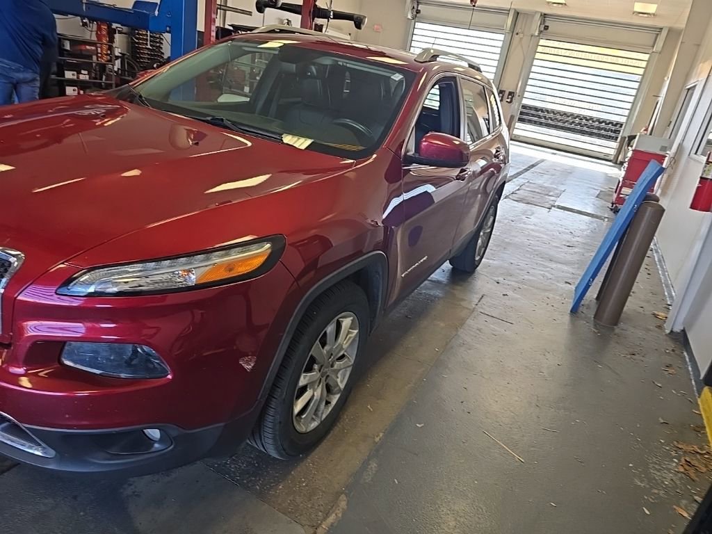 Used 2015 Jeep Cherokee Limited image 2