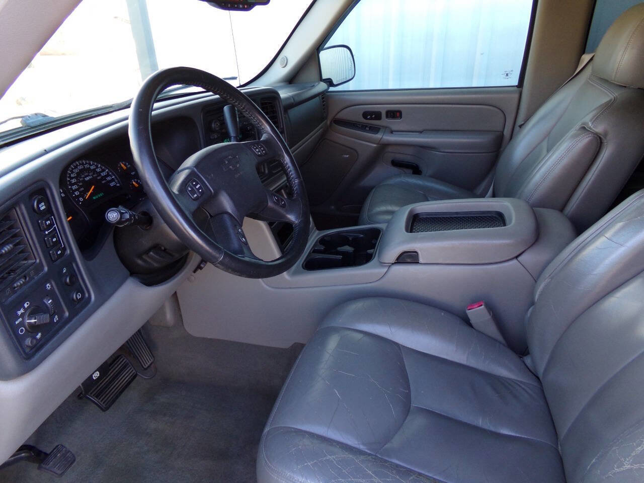 Used 2005 Chevrolet Avalanche Z71 w/ Sun And Sound Package image 17