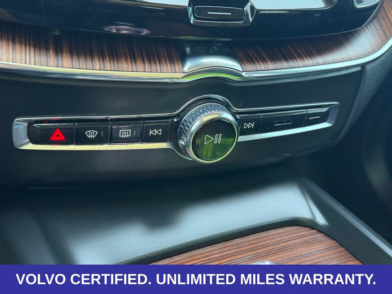 Certified 2024 Volvo XC60 T8 Ultimate w/ Protection Package Premier AWD/4WD image 24