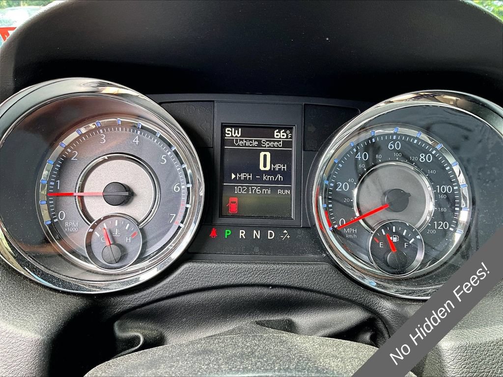 Used 2014 Chrysler Town & Country Touring-L w/ Driver Convenience Group FWD image 16