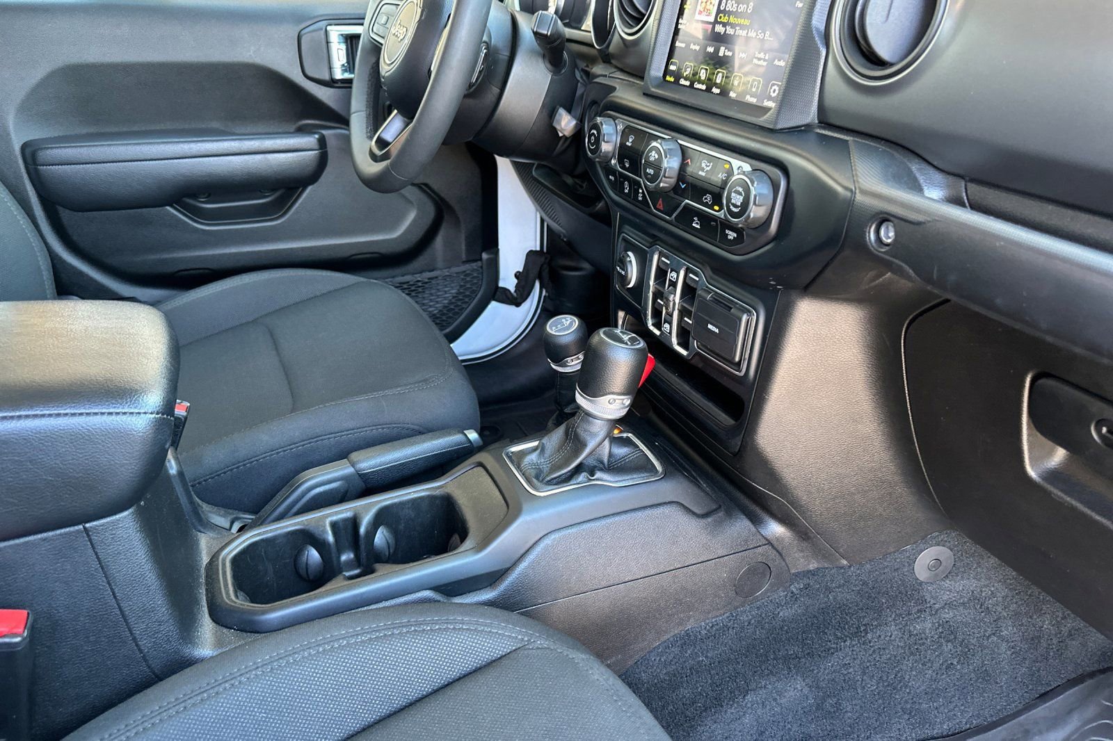 Used 2023 Jeep Gladiator Willys image 15