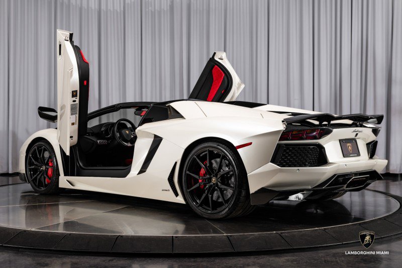 Used 2016 Lamborghini Aventador LP 700-4 image 29