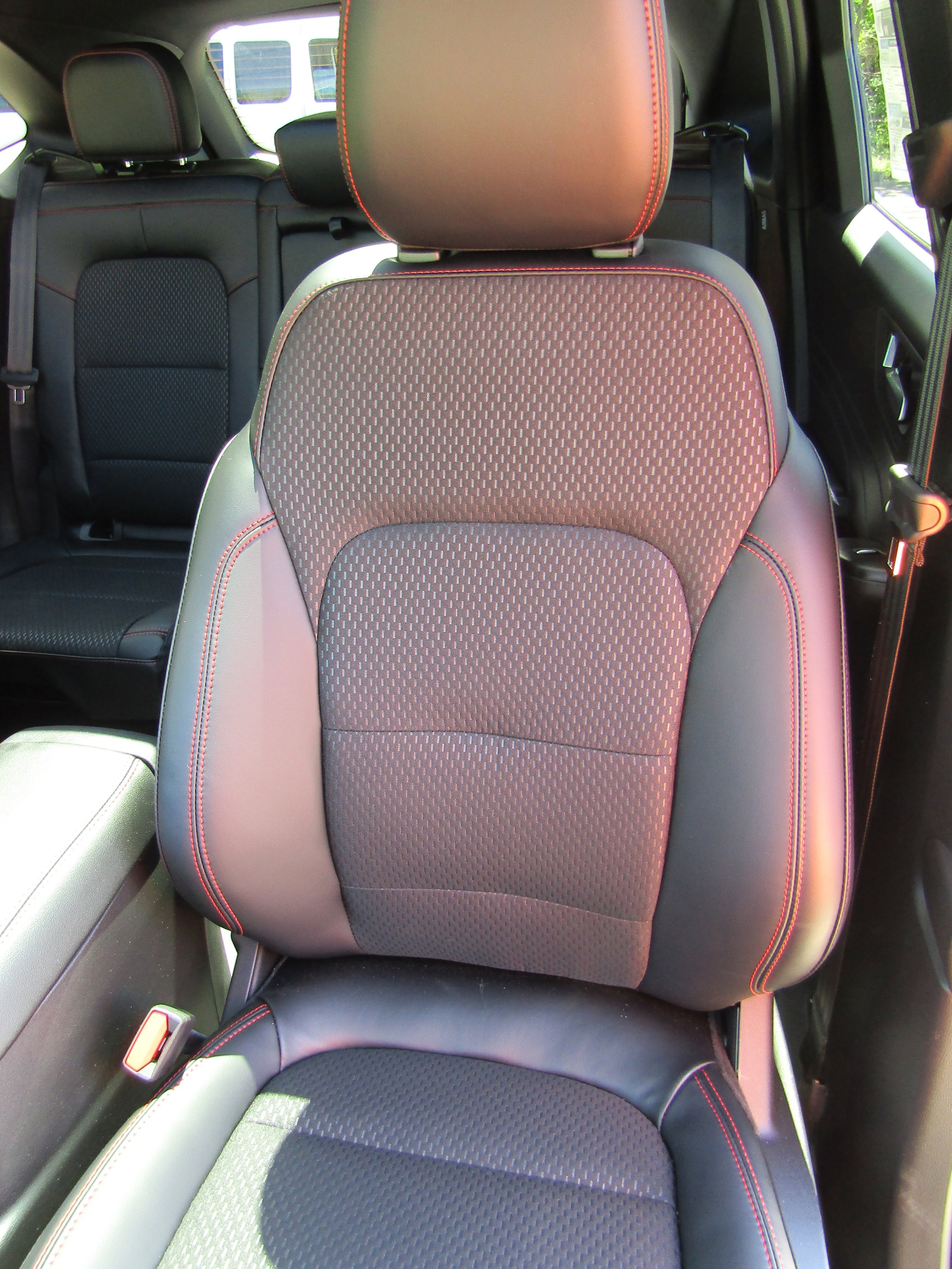 New 2026 Ford Escape ST-Line w/ Cold Weather Package AWD/4WD image 11