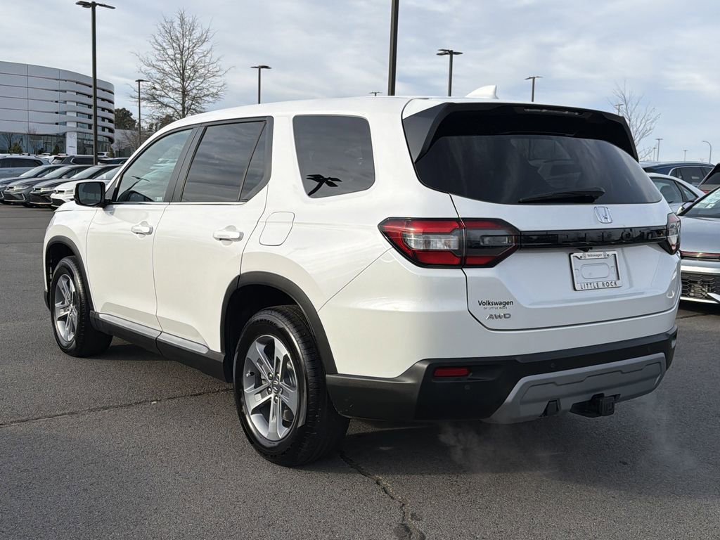 Used 2025 Honda Pilot EX-L image 3