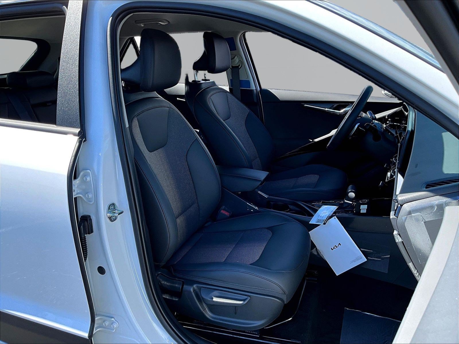 New 2026 Kia Niro EX FWD image 18