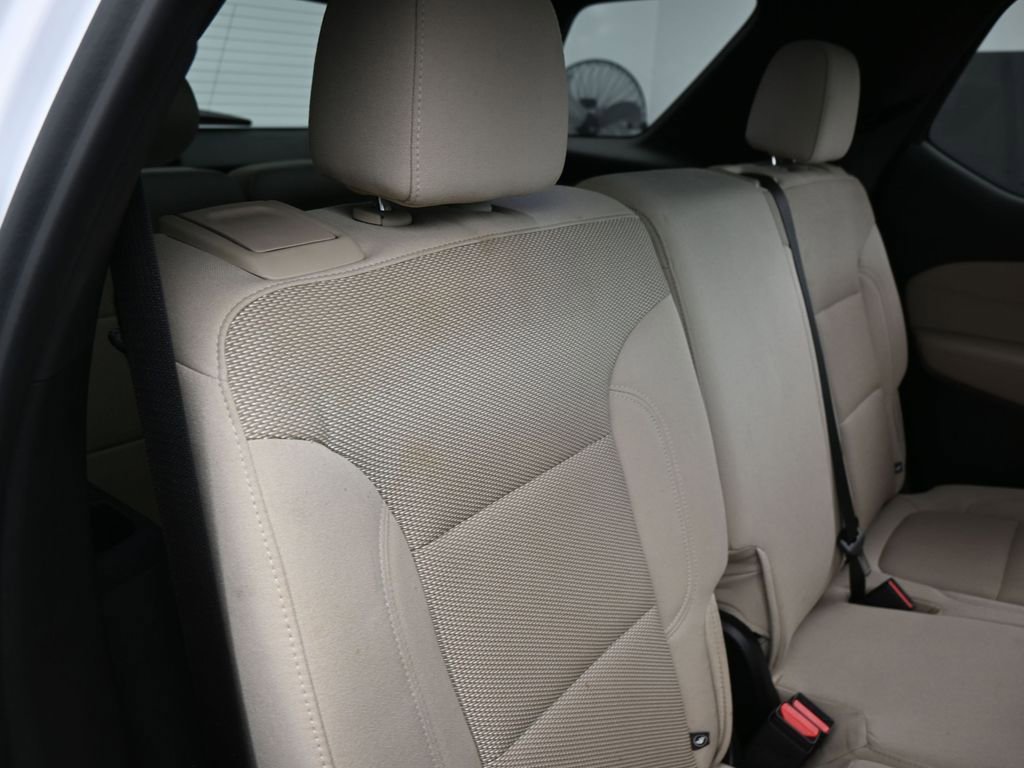 Used 2023 Chevrolet Traverse LS image 31