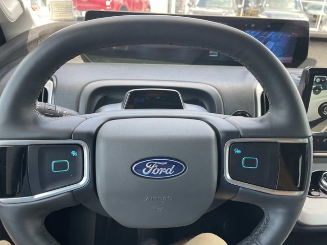 Used 2025 Ford Expedition Active AWD/4WD image 32