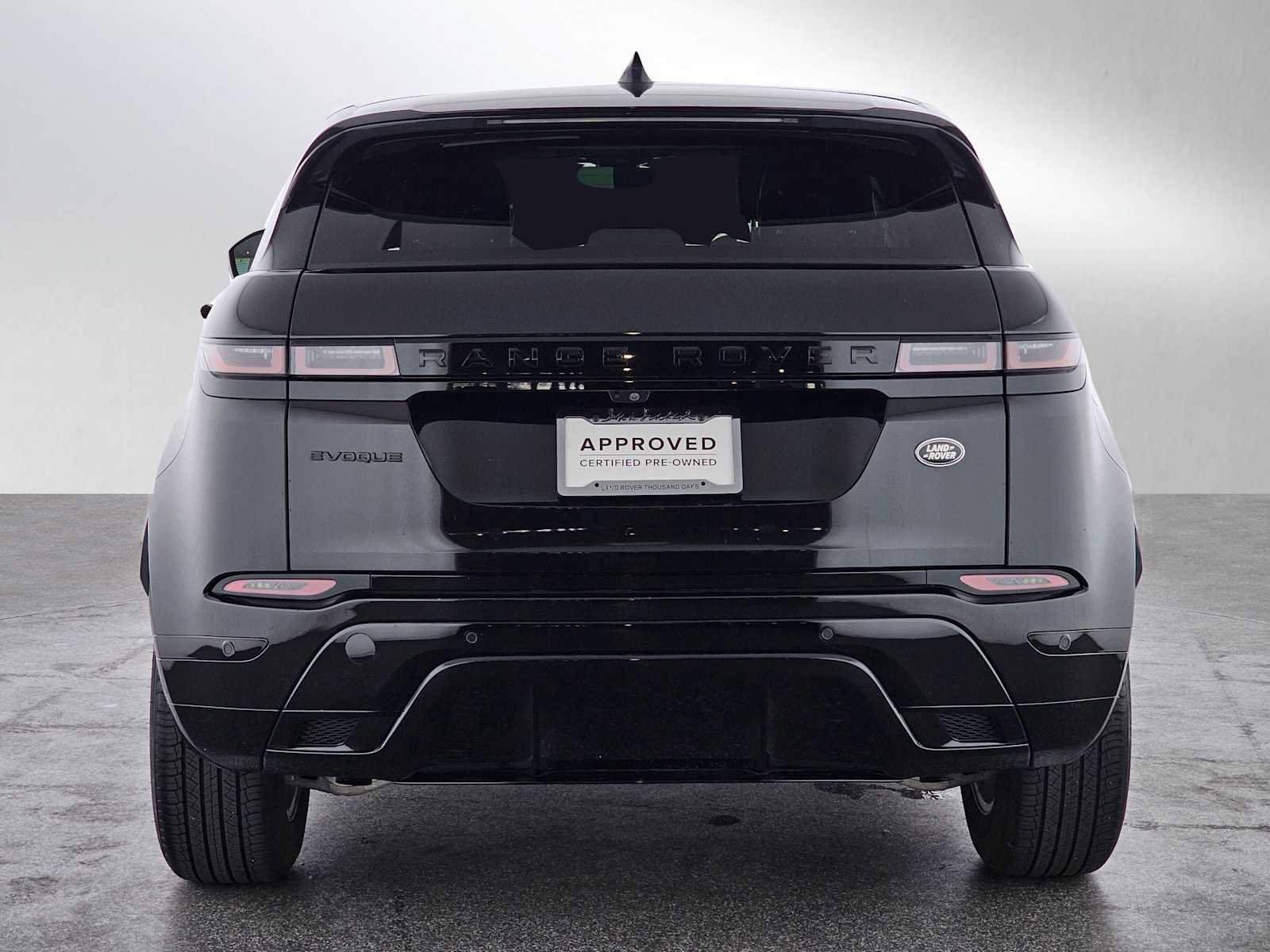Used 2023 Land Rover Range Rover Evoque R-Dynamic SE image 4