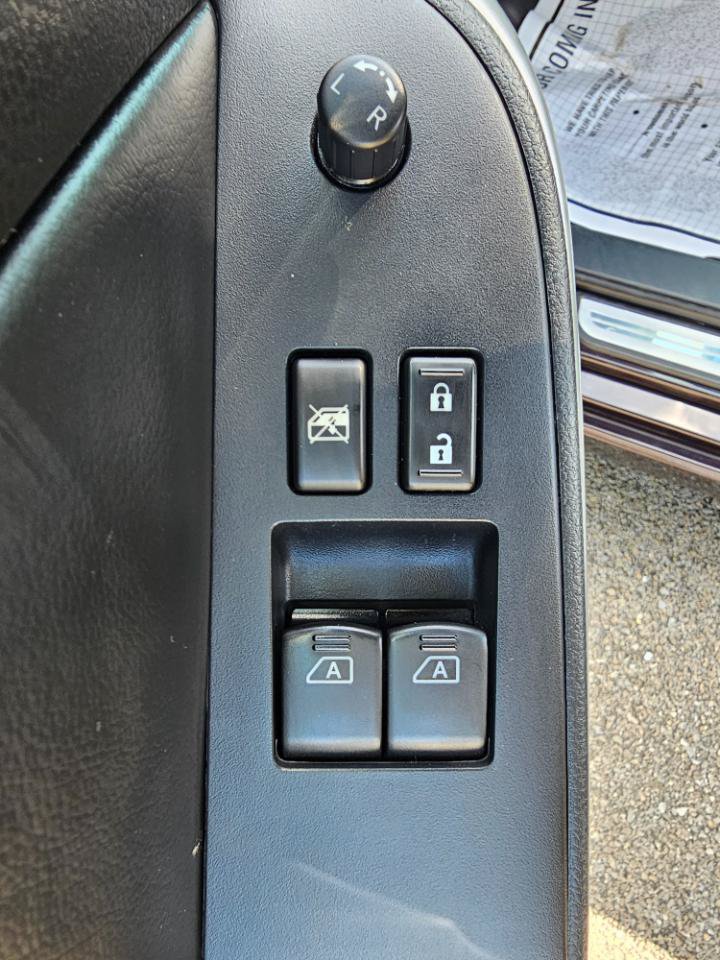 Used 2012 Nissan Altima 3.5 SR FWD image 27