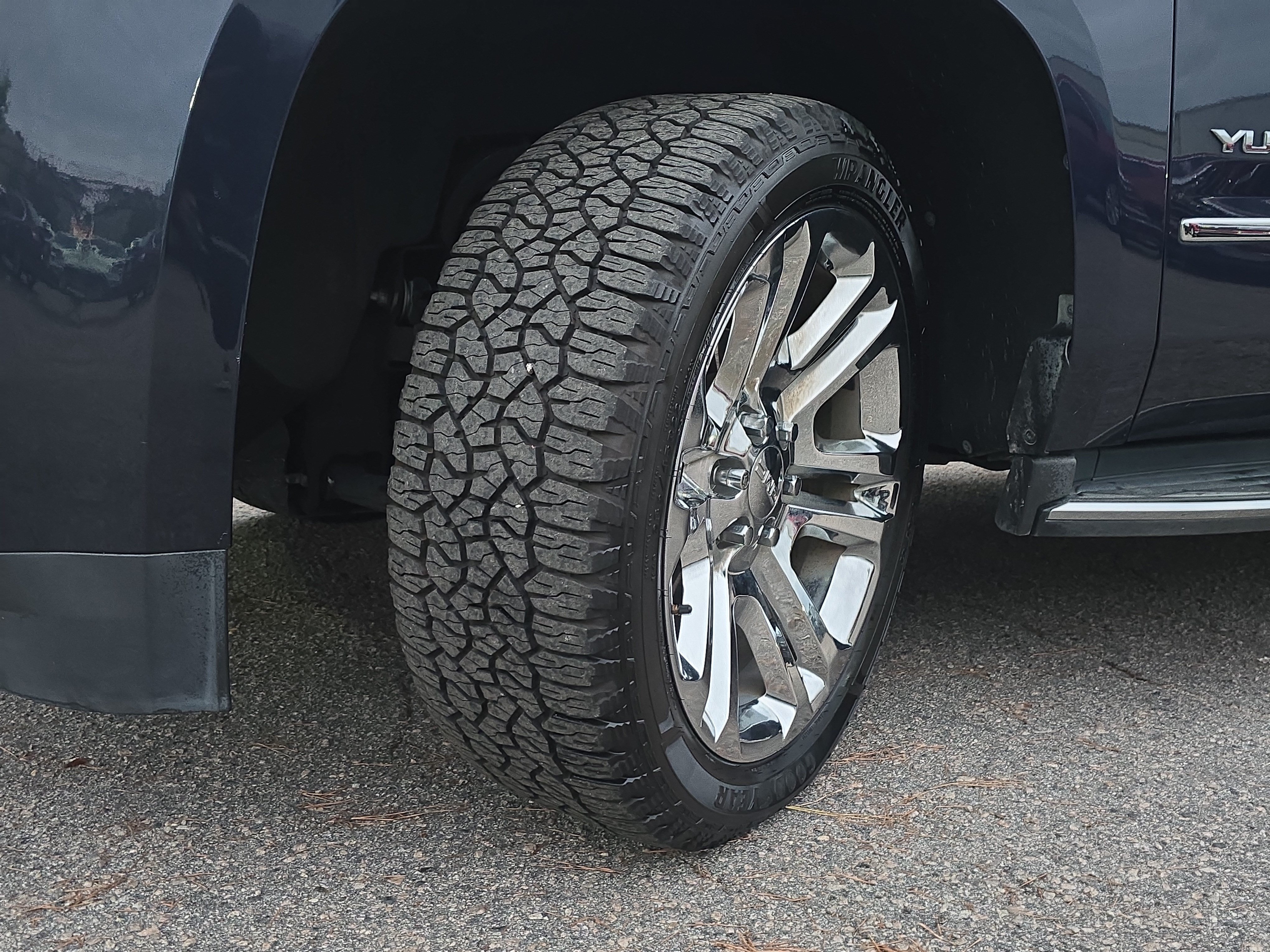 Used 2018 GMC Yukon SLT w/ Premium Edition AWD/4WD image 33