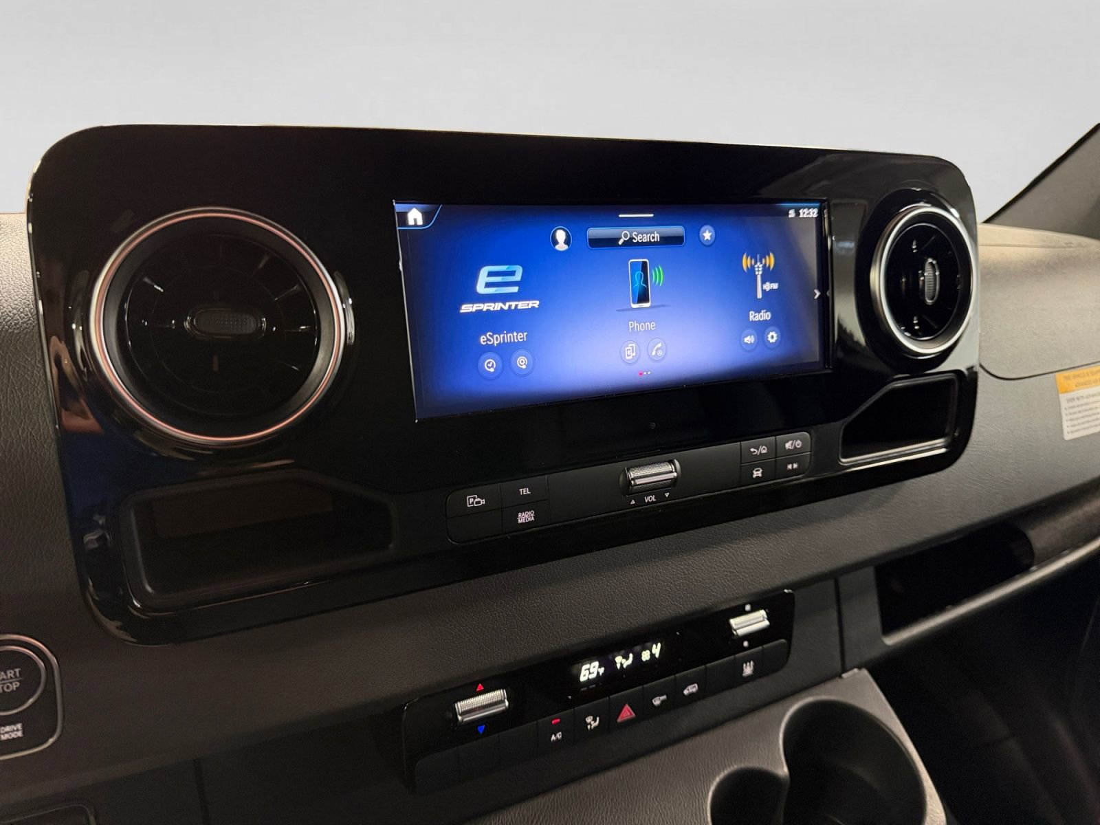 Used 2024 Mercedes-Benz eSprinter 170 Cargo image 29