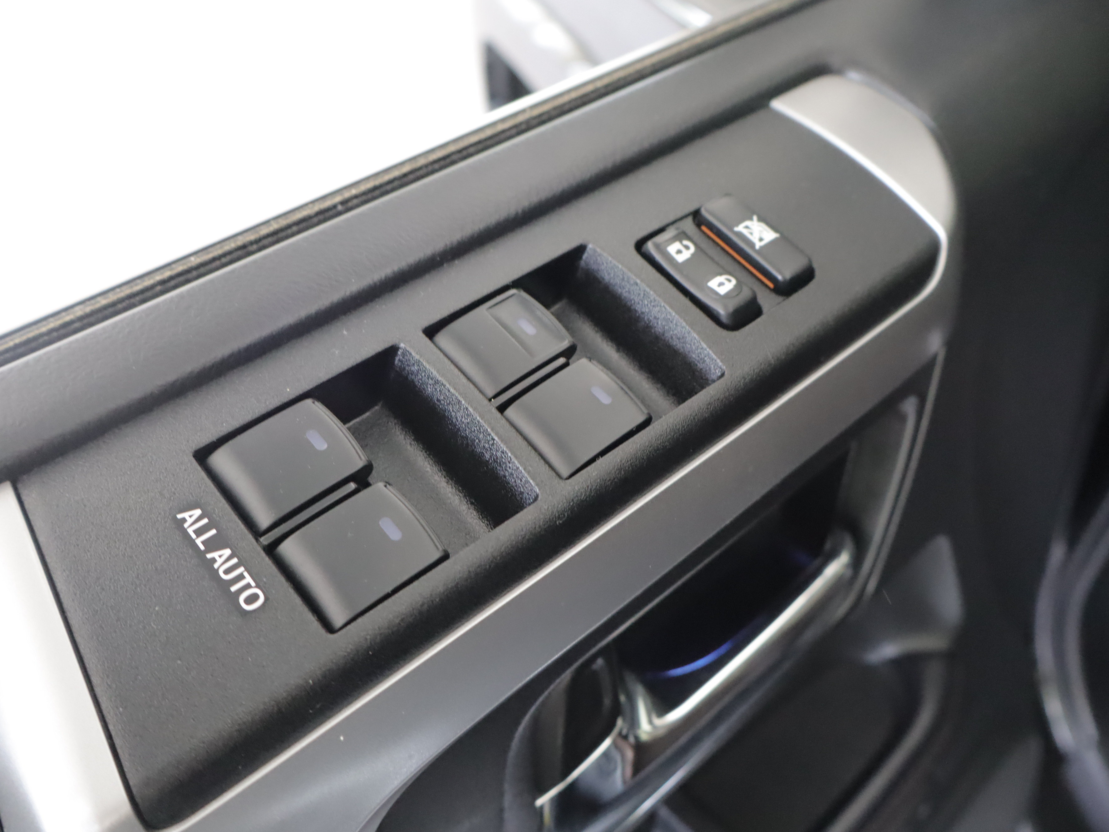 Used 2023 Toyota 4Runner Limited AWD/4WD image 13