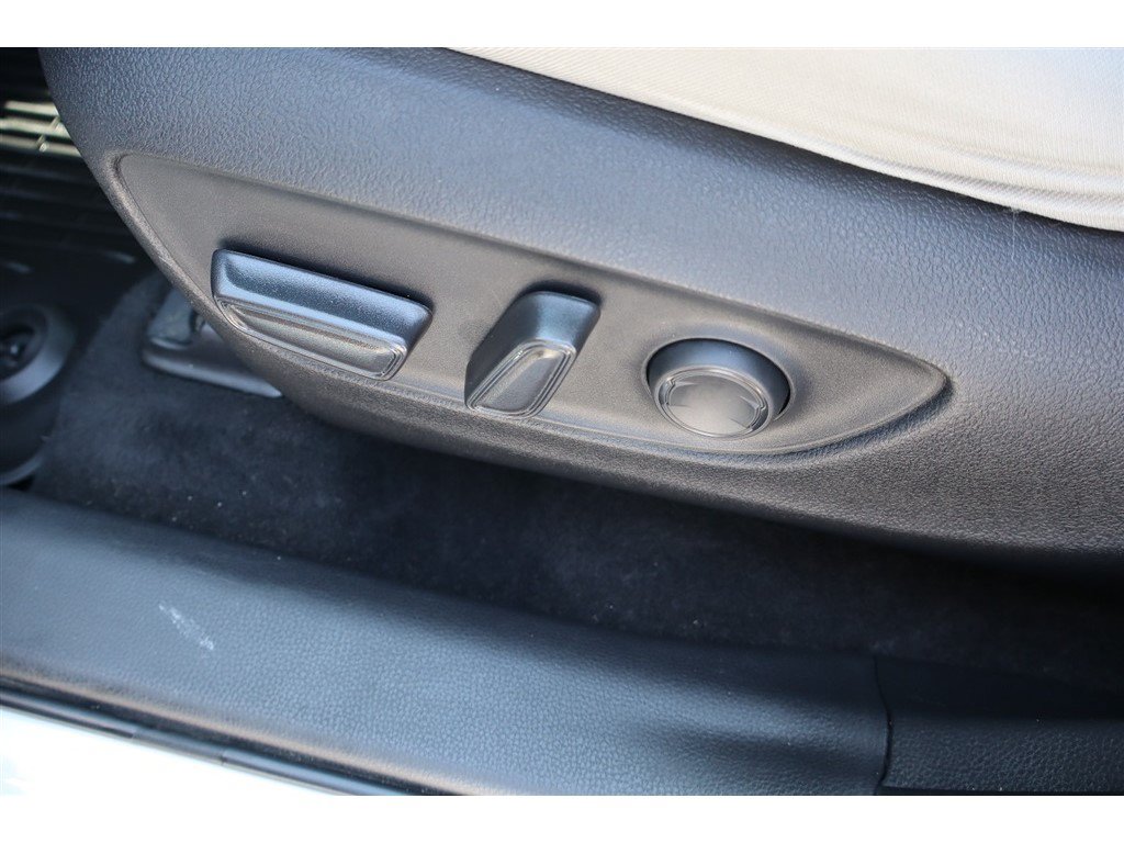 Used 2023 Toyota RAV4 XLE FWD image 18