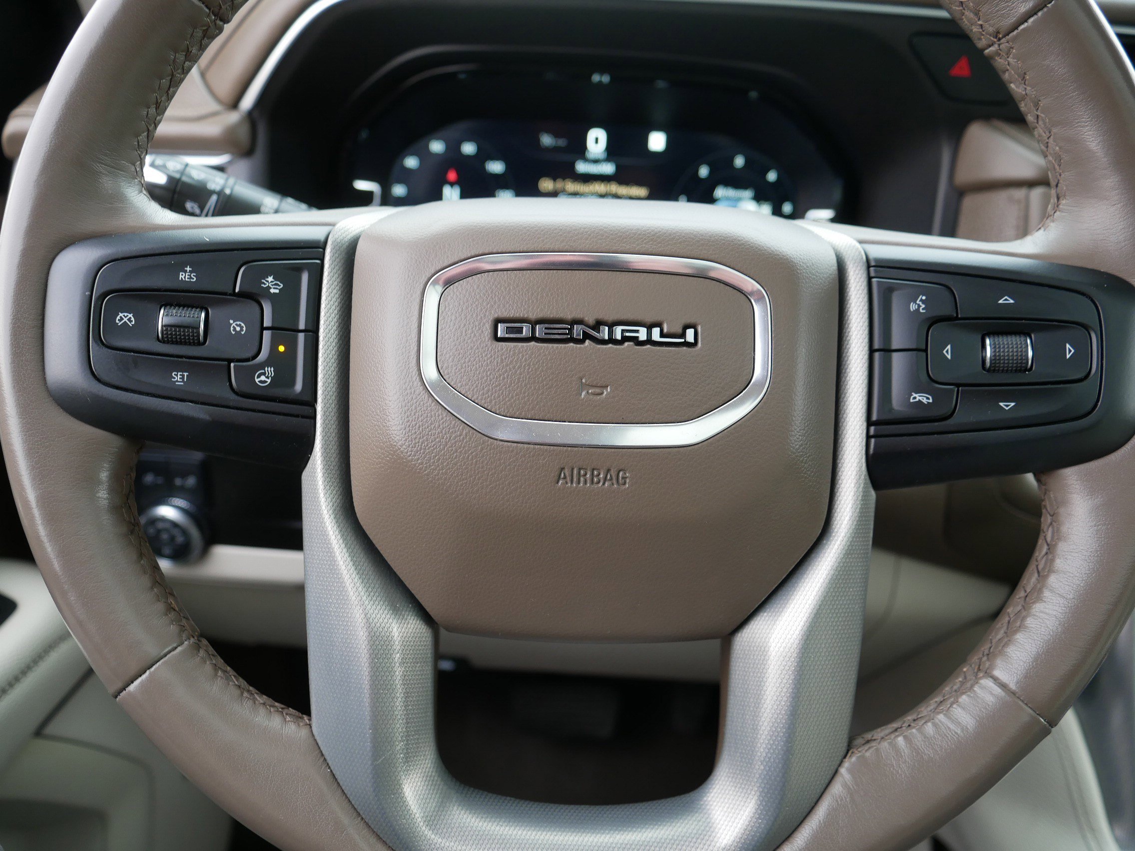 Used 2022 GMC Yukon Denali image 25