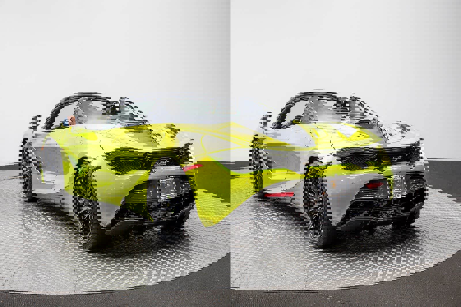 Used 2023 McLaren 720S Performance image 4