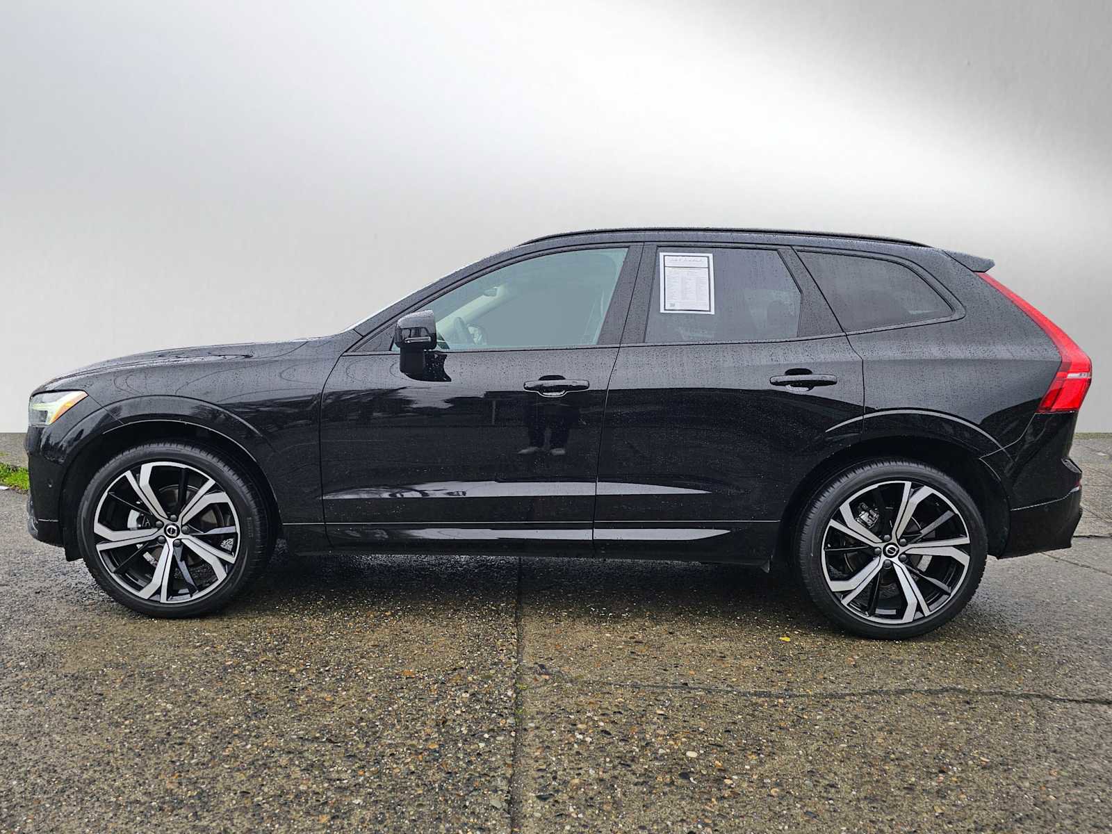 Certified 2023 Volvo XC60 B5 Ultimate image 6