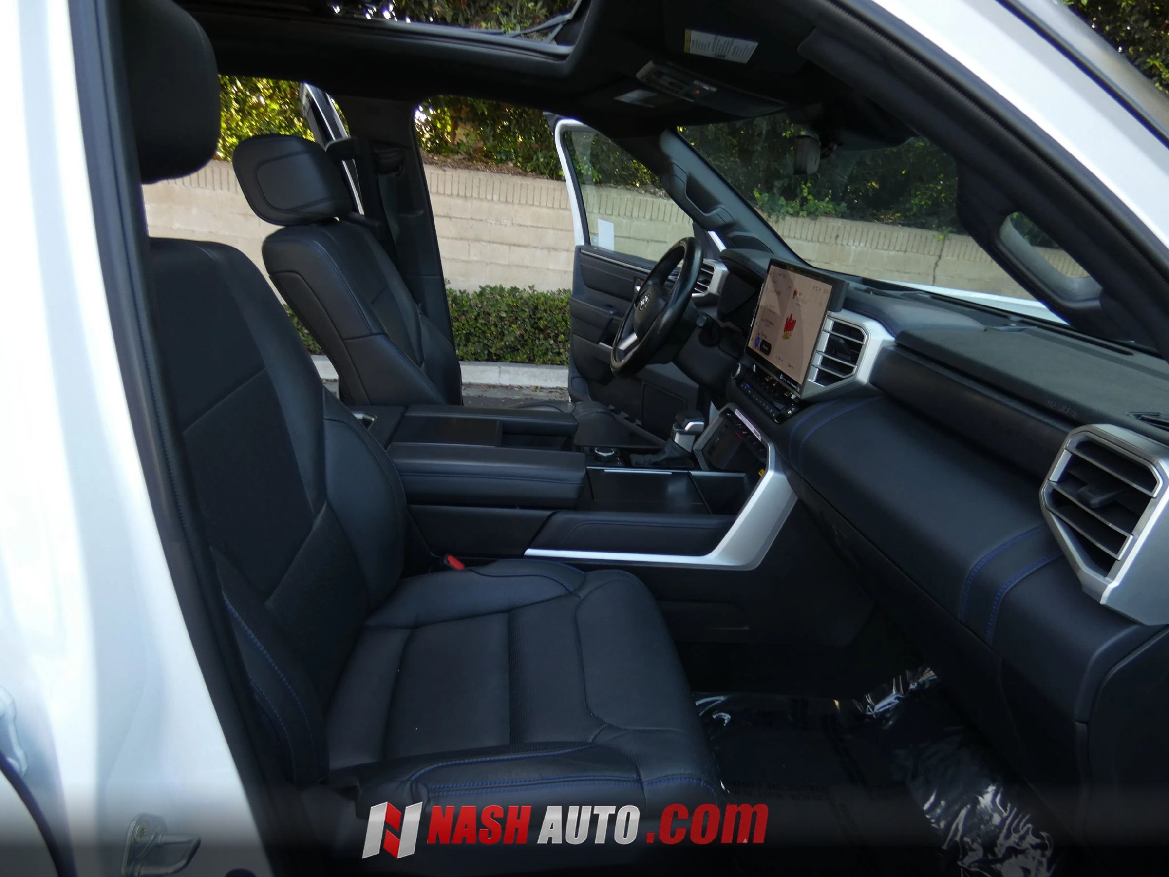 Used 2024 Toyota Tundra Platinum AWD/4WD image 31