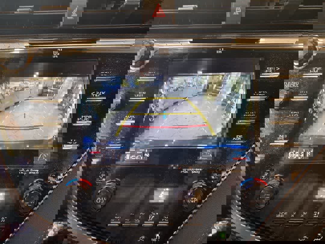 Used 2018 Toyota Camry XLE image 19