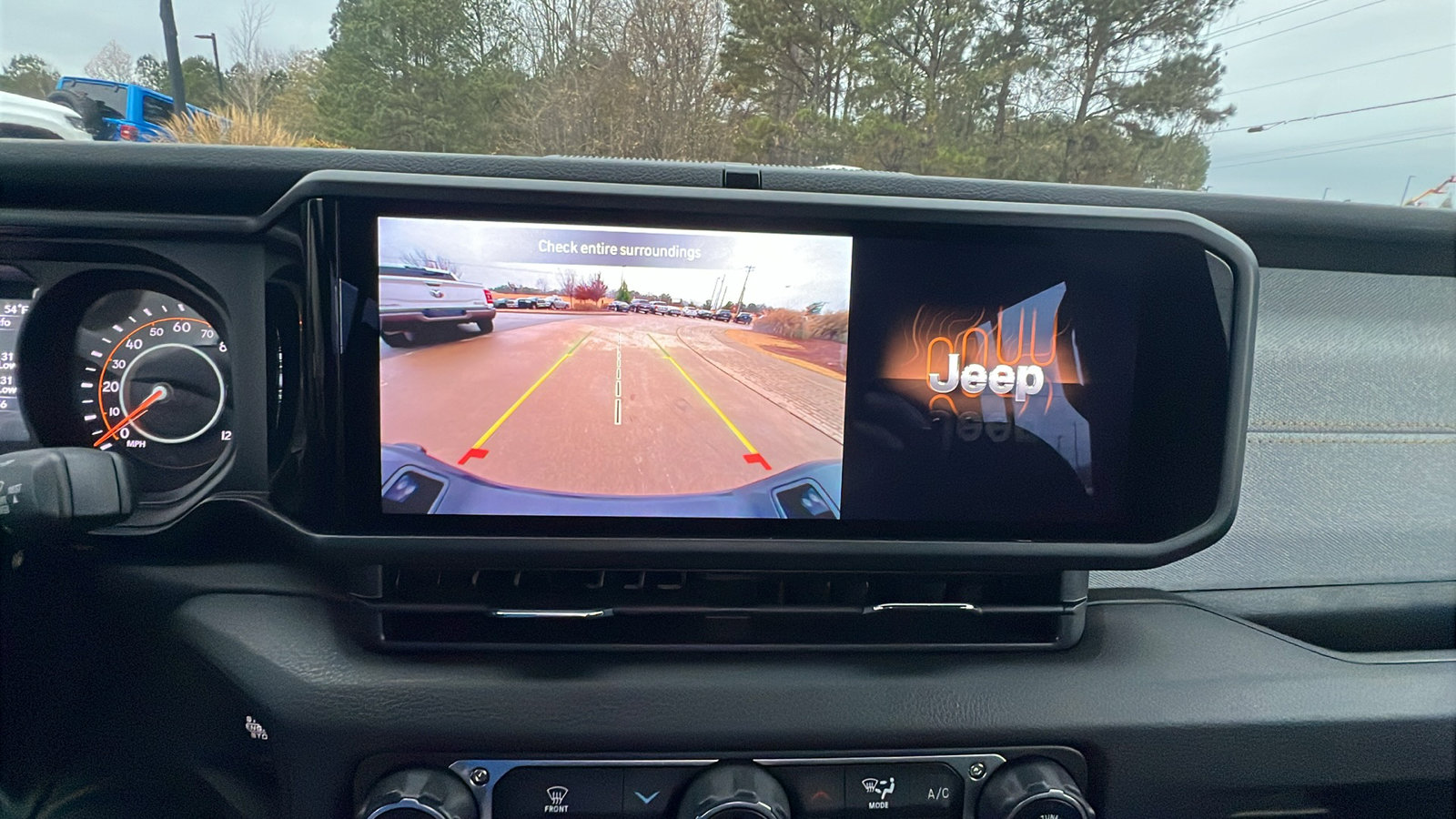 Used 2024 Jeep Gladiator Sport image 34