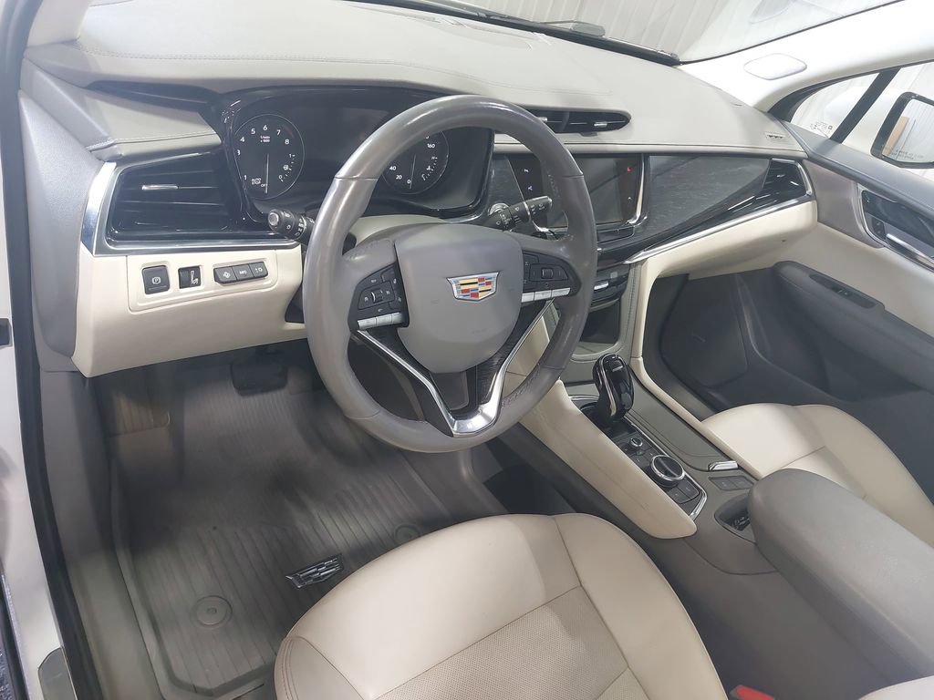 Used 2021 Cadillac XT6 Premium Luxury AWD/4WD image 17