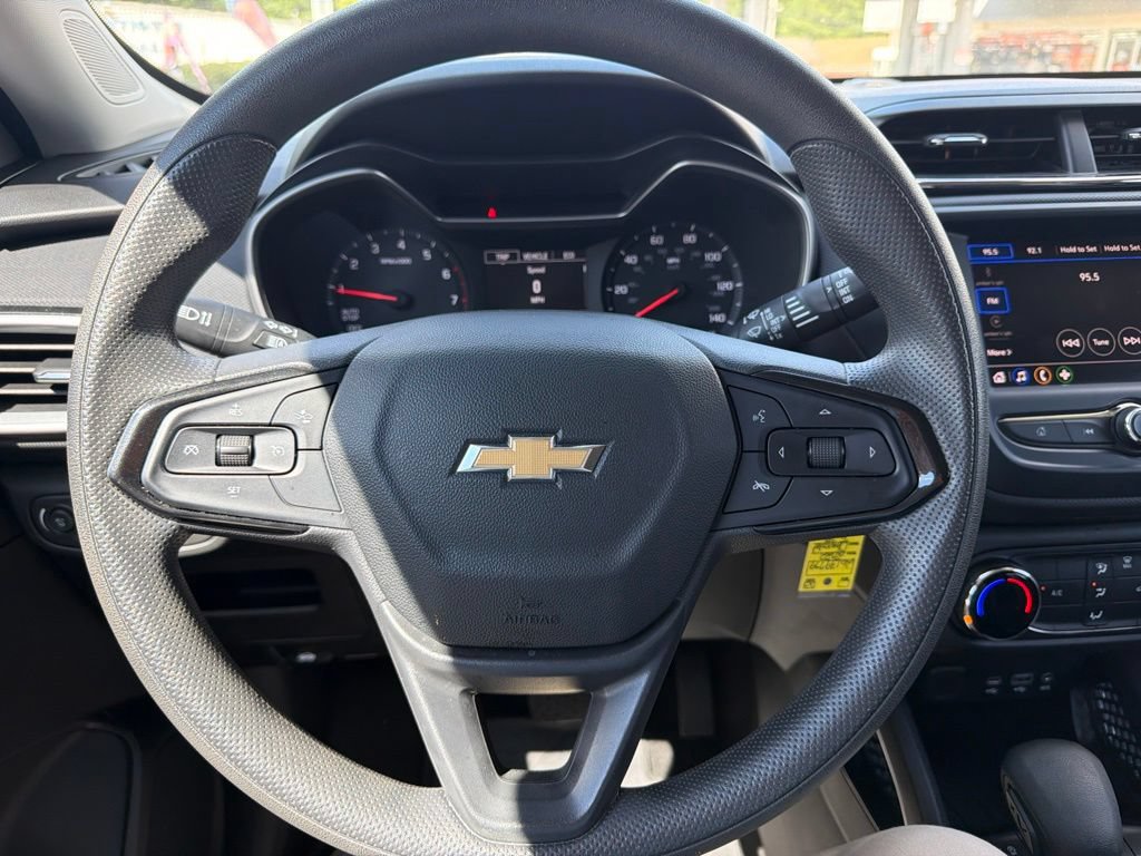 Used 2022 Chevrolet TrailBlazer LS FWD image 24