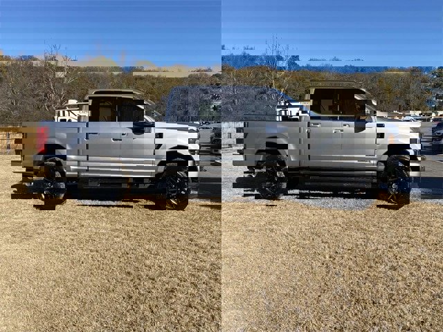 Used 2022 Ford F250 Lariat w/ Black Appearance Package image 37