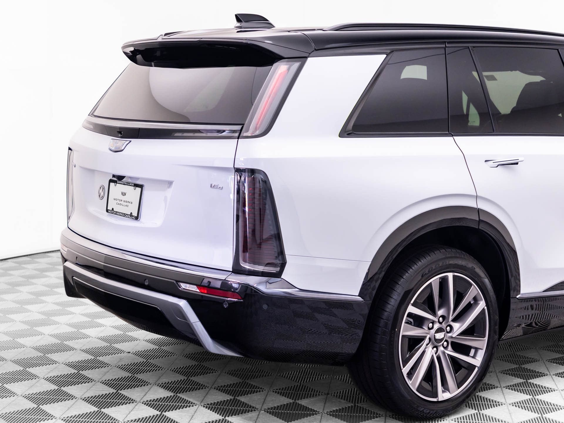 New 2027 Cadillac Vistiq Luxury w/ LPO, Floor Liner Package AWD/4WD image 33