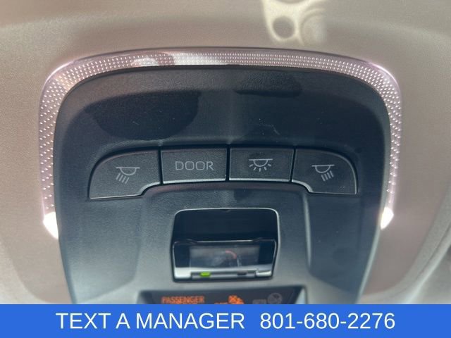 Used 2025 Toyota Corolla LE FWD image 21