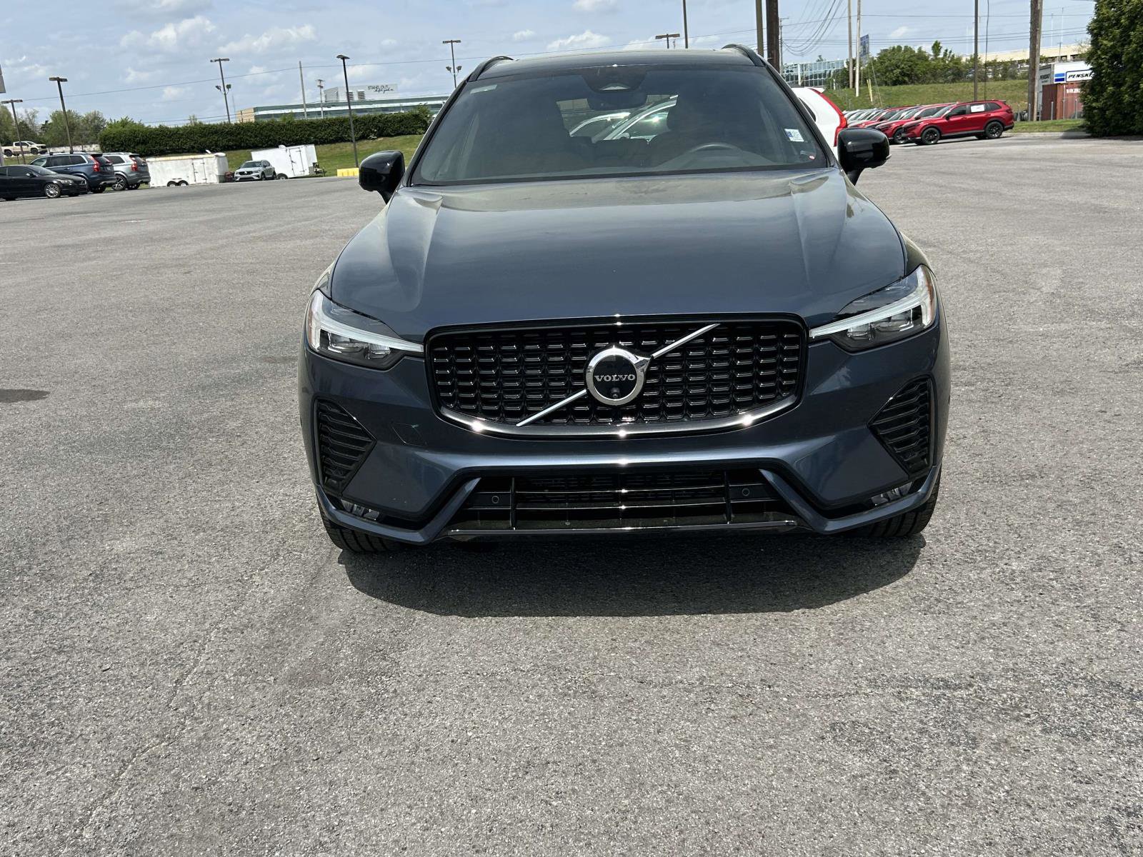 Certified 2024 Volvo XC60 B5 Plus image 8