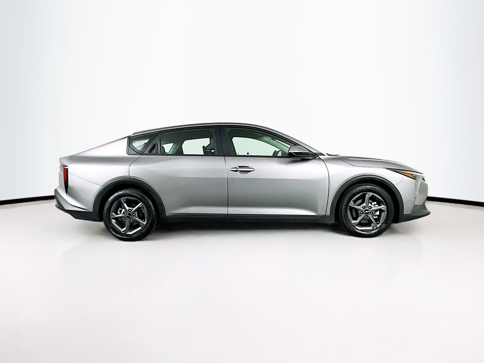 Used 2025 Kia K4 LXS image 10