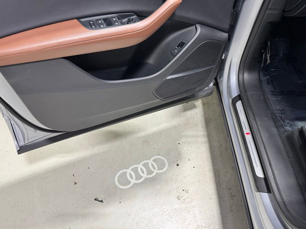 Used 2022 Audi Q8 Prestige image 12
