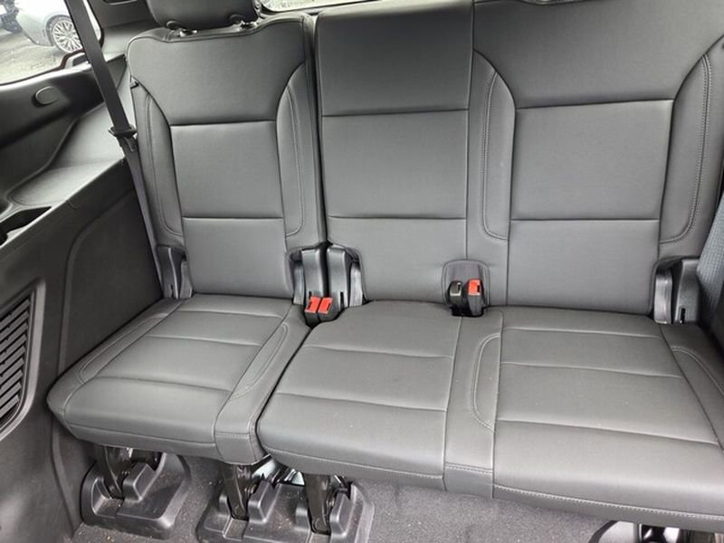 Used 2024 Chevrolet Tahoe Z71 AWD/4WD image 9