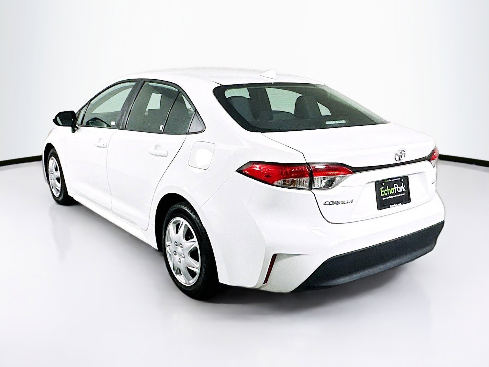 Used 2024 Toyota Corolla LE FWD image 5