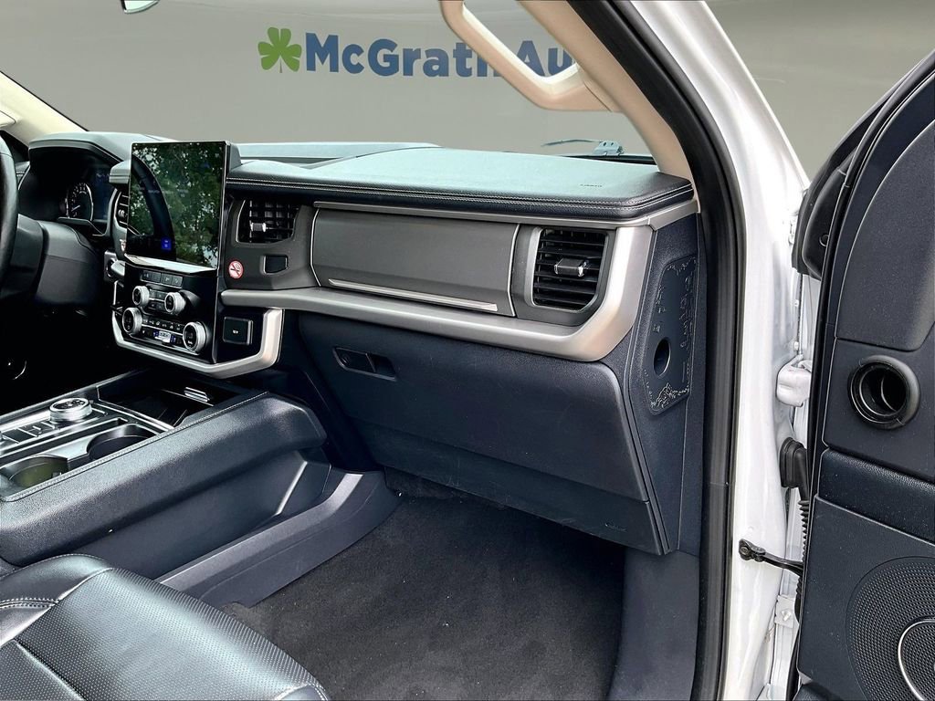 Used 2024 Ford Expedition XLT AWD/4WD image 30