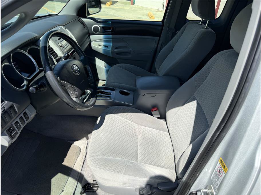 Used 2010 Toyota Tacoma 2WD Access Cab image 11
