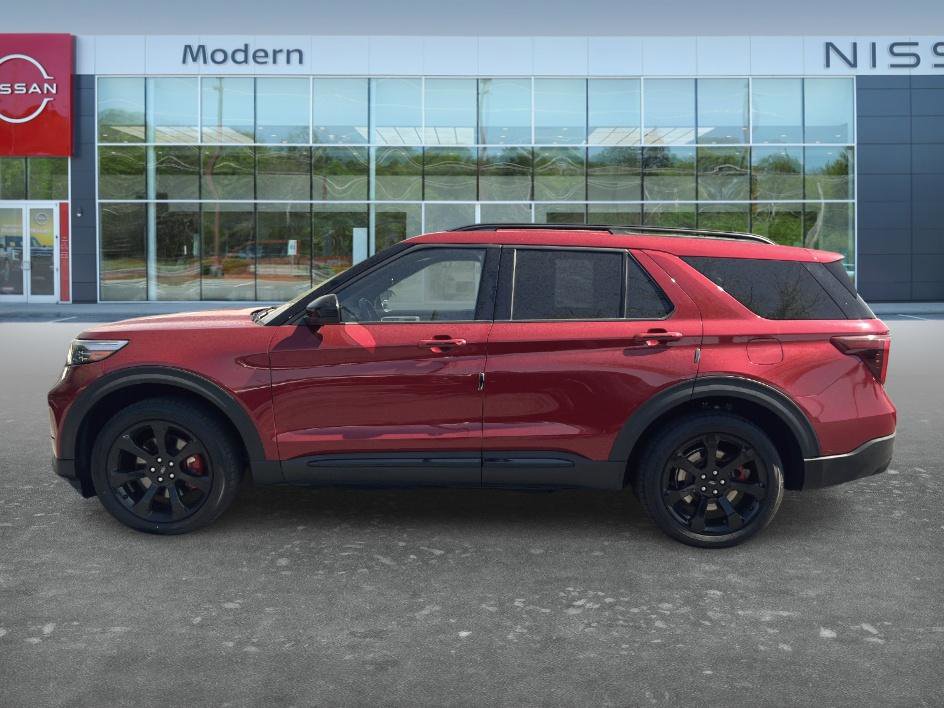 Used 2022 Ford Explorer ST w/ ST Street Pack image 8