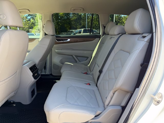Used 2024 Volkswagen Atlas SE FWD image 30