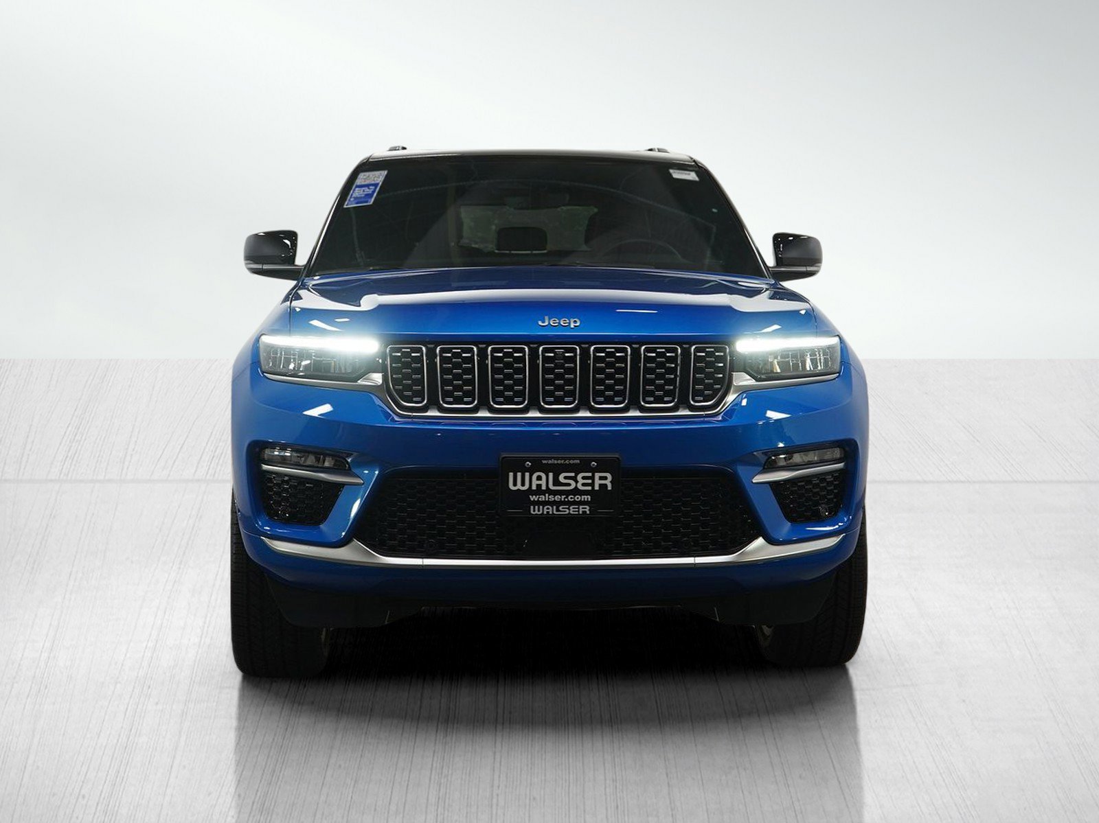 Used 2023 Jeep Grand Cherokee Summit image 8