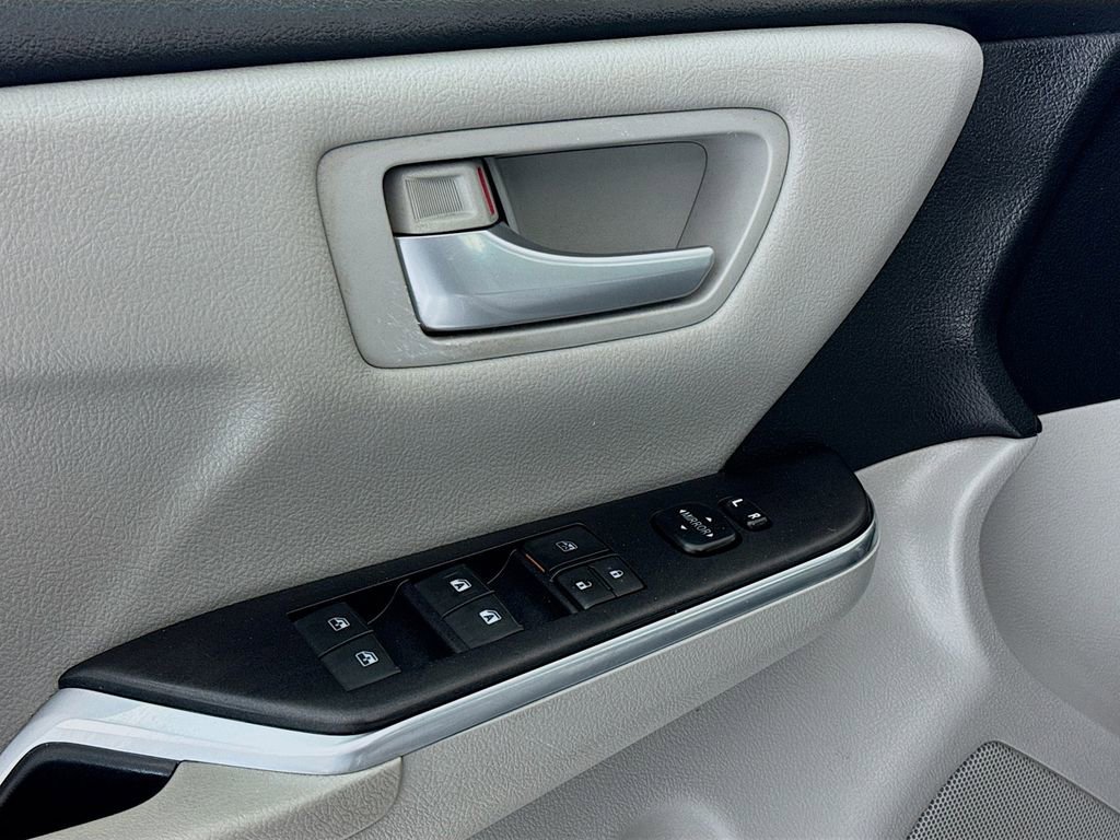 Used 2017 Toyota Camry LE image 16