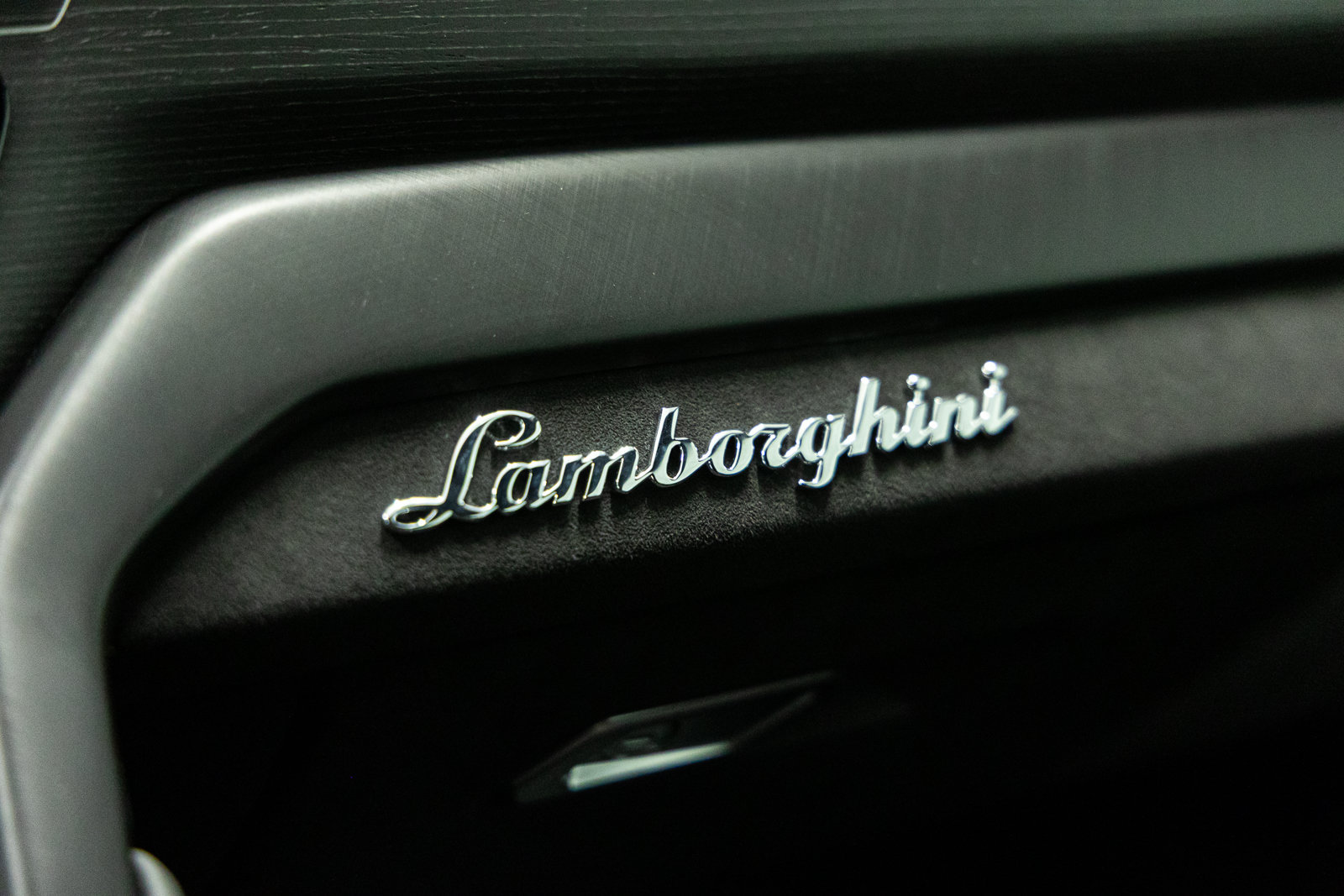 Used 2022 Lamborghini Urus AWD/4WD image 46