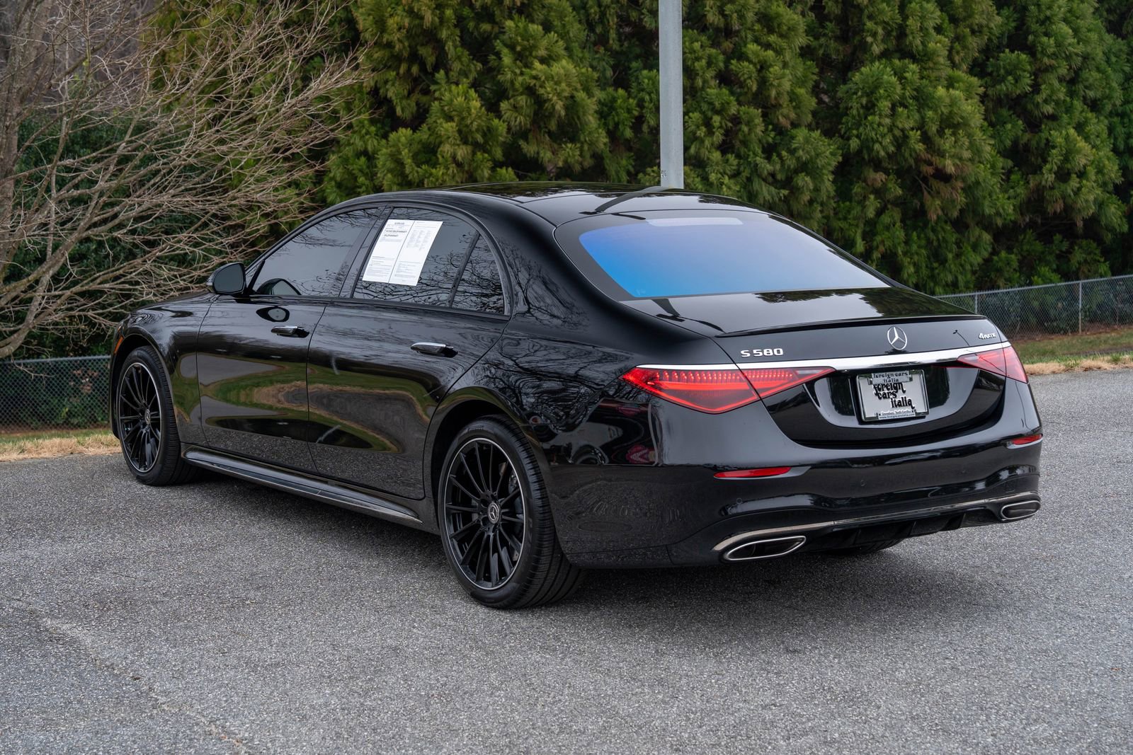 Used 2025 Mercedes-Benz S 580 4MATIC Sedan image 2
