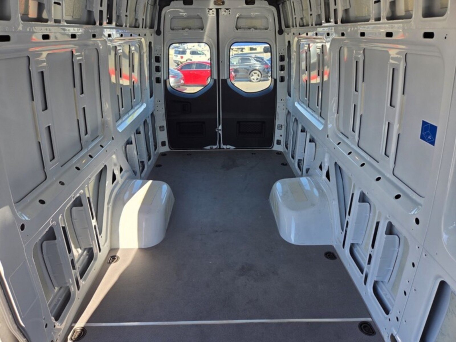 Used 2024 Mercedes-Benz Sprinter 4500 image 17