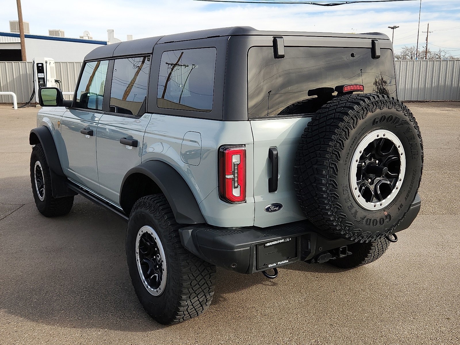 Used 2023 Ford Bronco Badlands w/ Sasquatch Package image 3