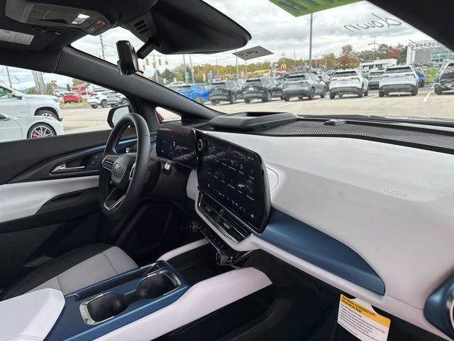 New 2026 Chevrolet Equinox EV LT w/ Convenience Package II AWD/4WD image 33