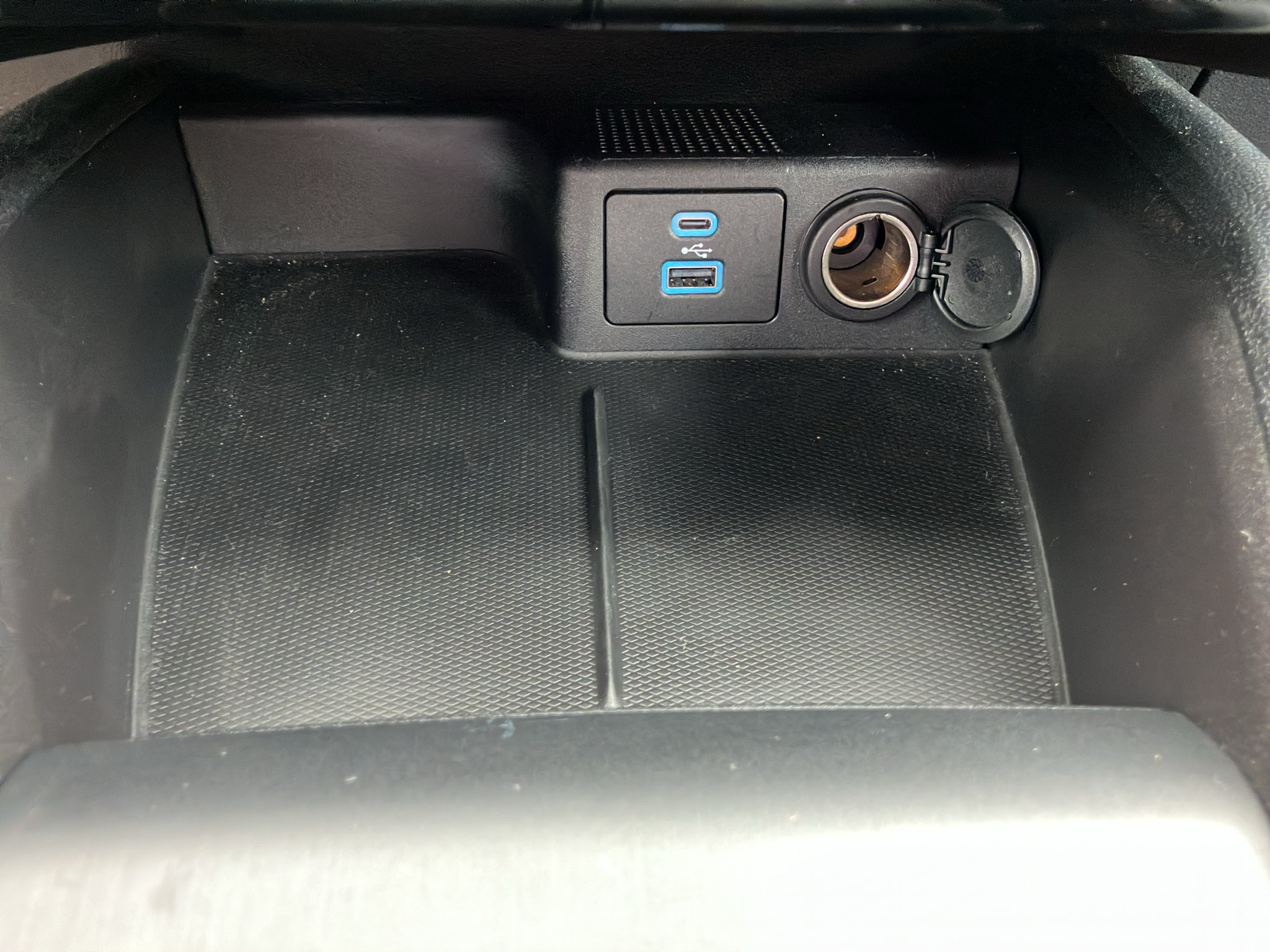 Used 2022 Ford Escape SE w/ SE Sport Appearance Package FWD image 20