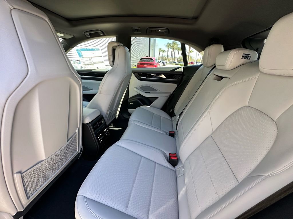 Used 2026 Porsche Macan 4 Electric AWD/4WD image 37