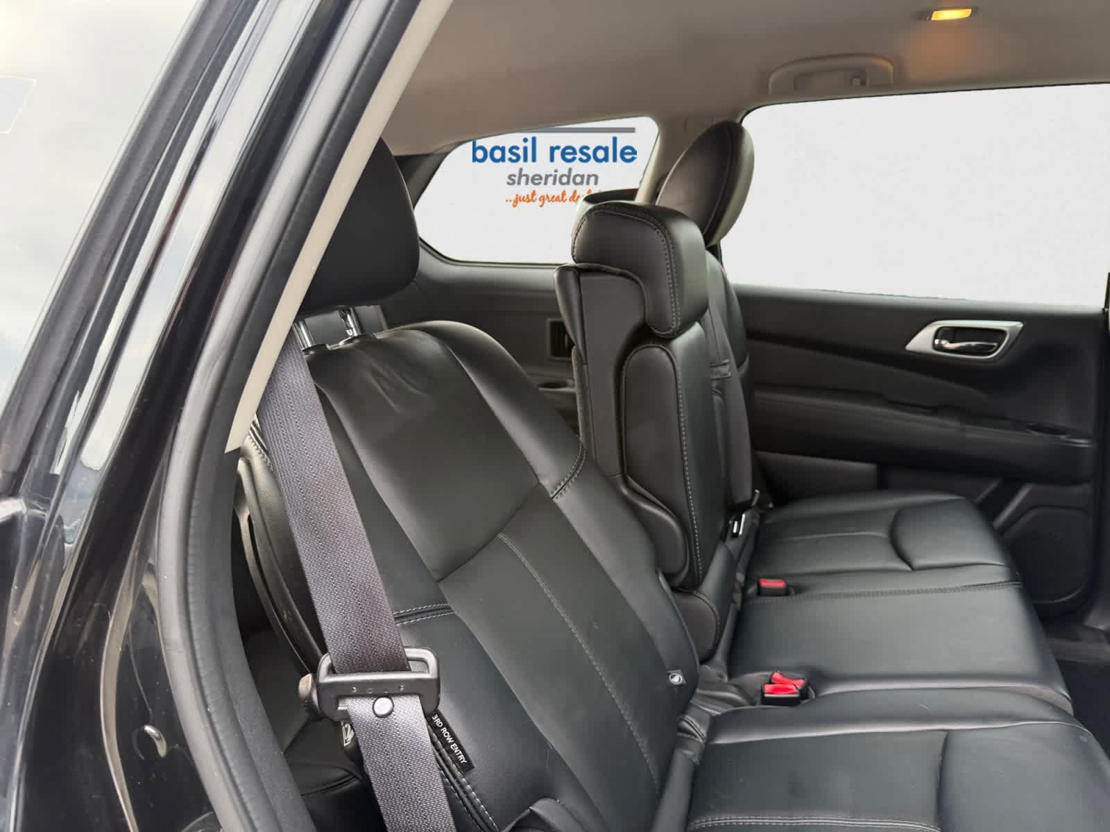 Used 2018 Nissan Pathfinder SL AWD/4WD image 23
