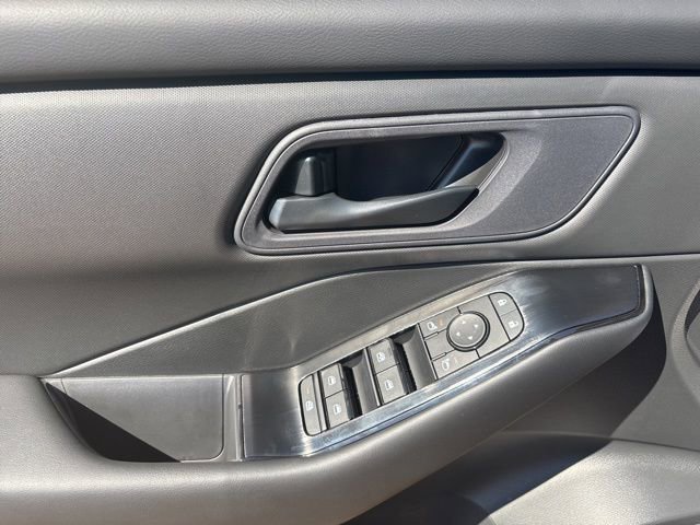 New 2026 Nissan Rogue S image 11