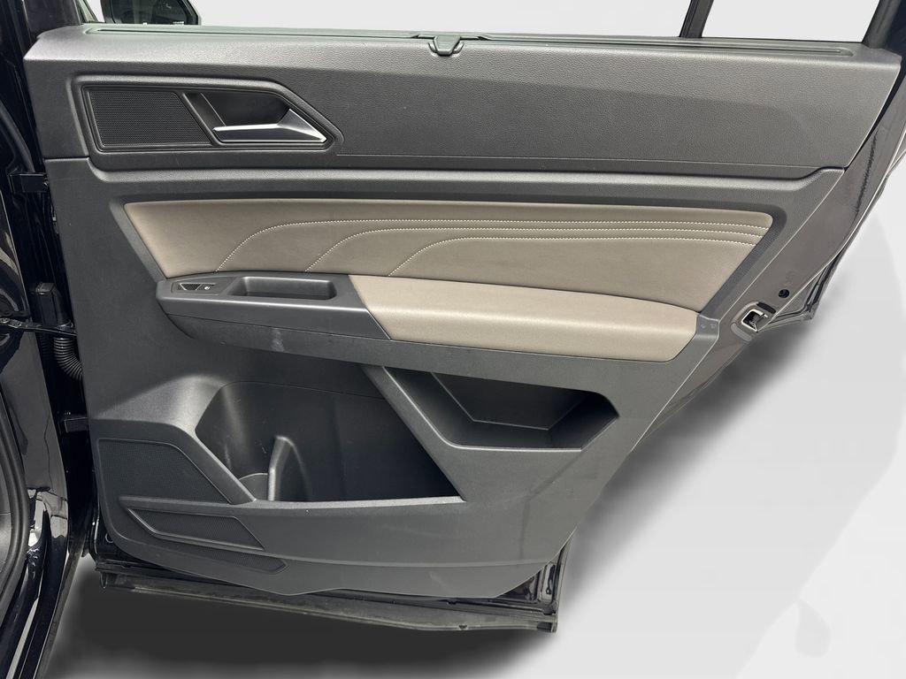 Used 2022 Volkswagen Atlas SE w/ Panoramic Sunroof Package FWD image 46