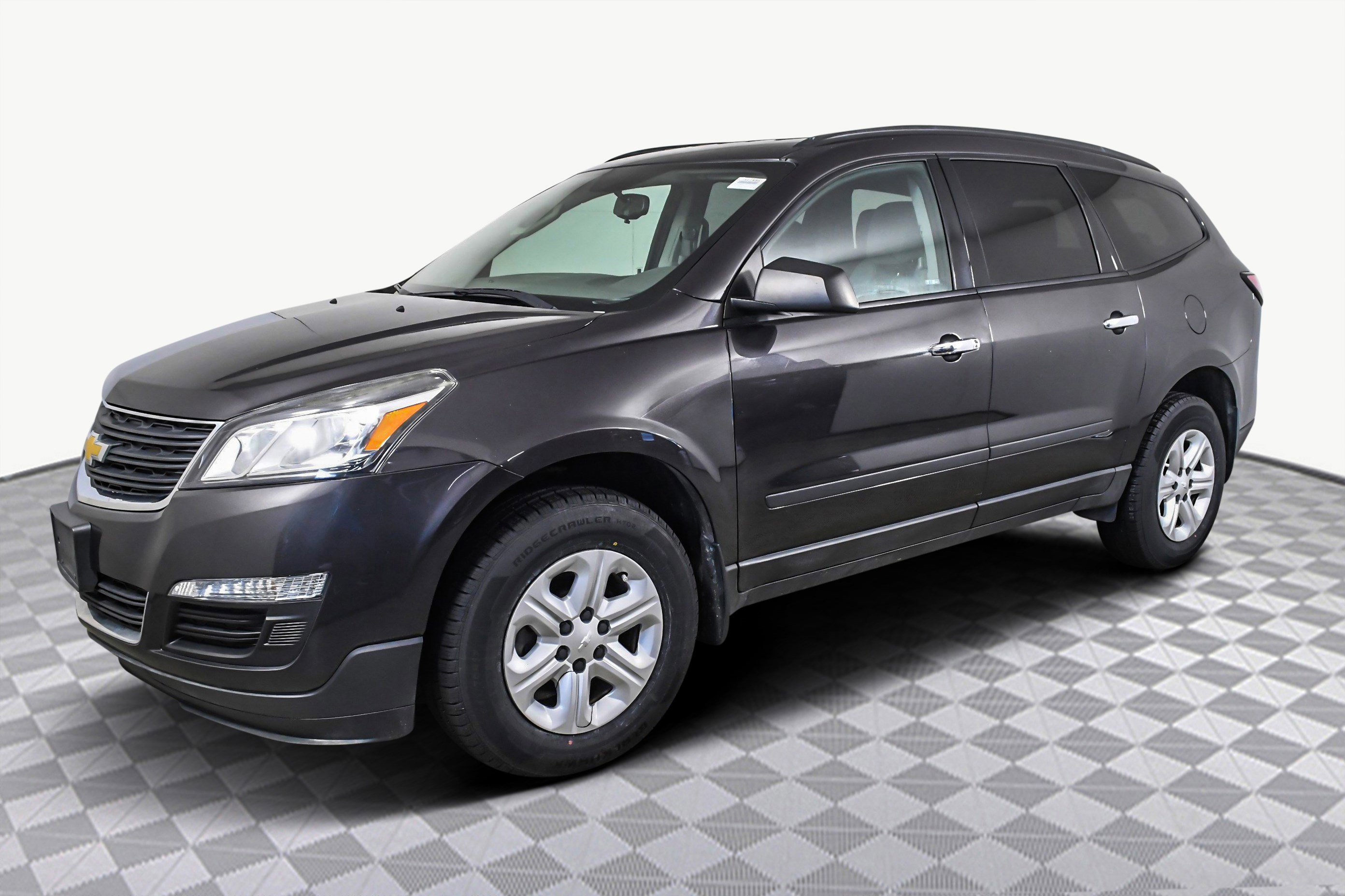 Used 2017 Chevrolet Traverse LS image 4